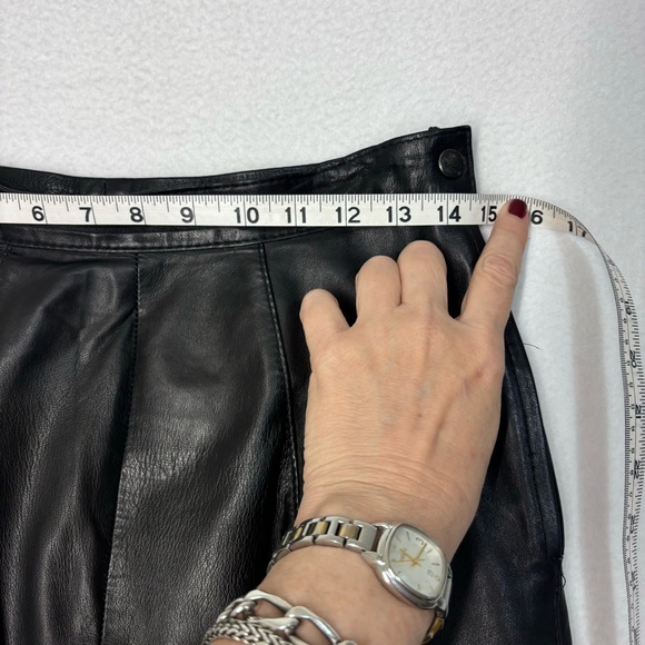 T. Edwards Black Leather Pants Preowned Size 10 Polyester Lined - Picture 5 of 11